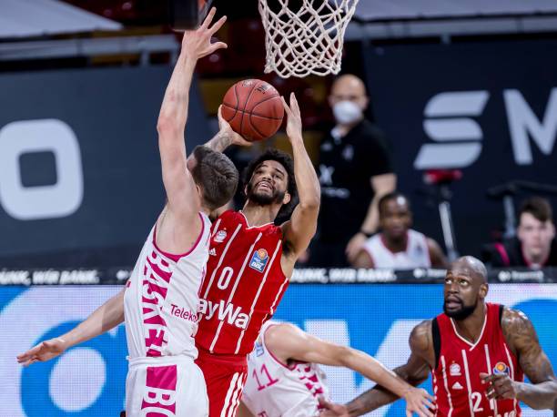 接受媒体采 接受媒体采